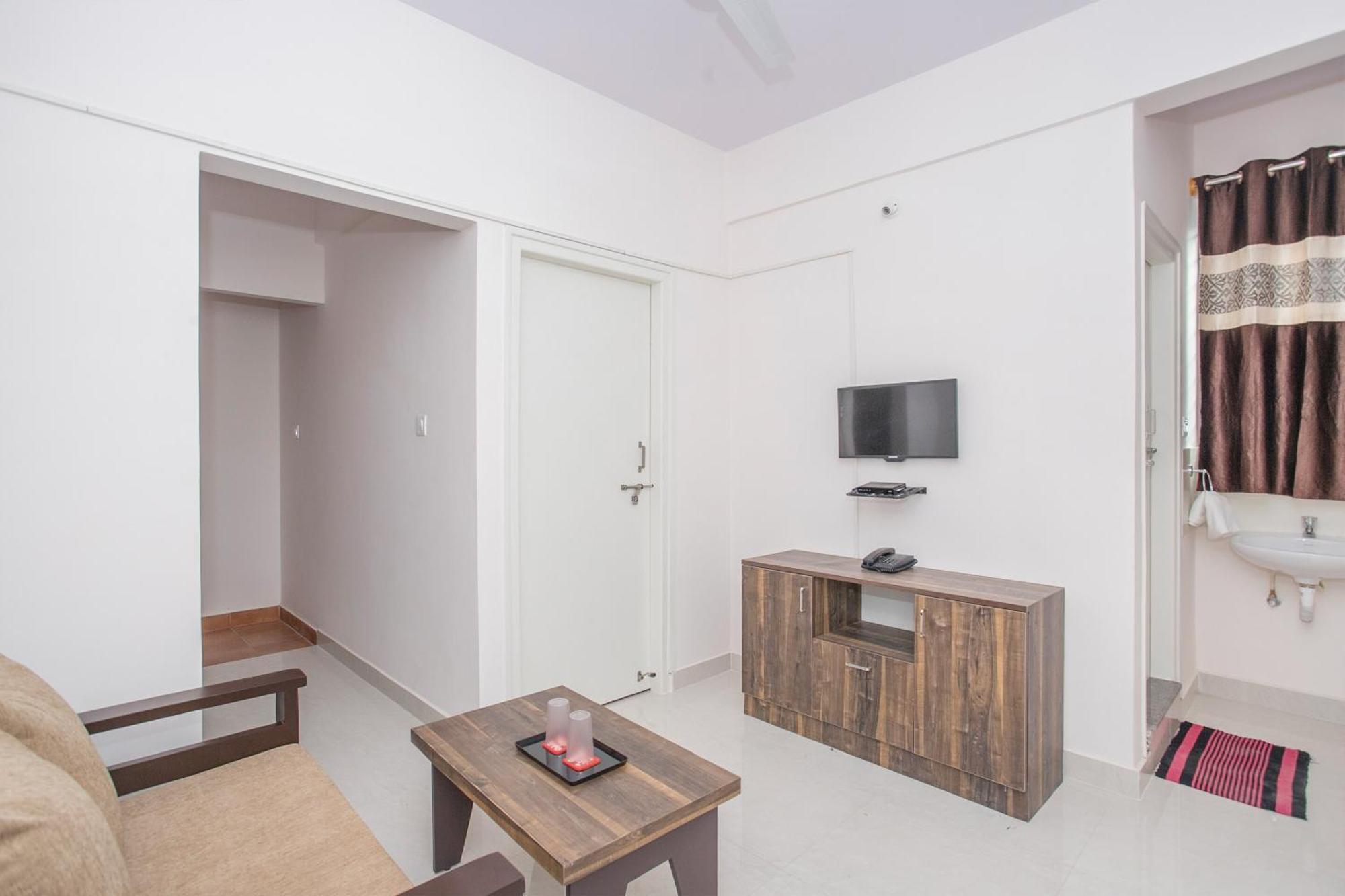 Hotel Oyo 13120 Ambrosia Bangalore Esterno foto