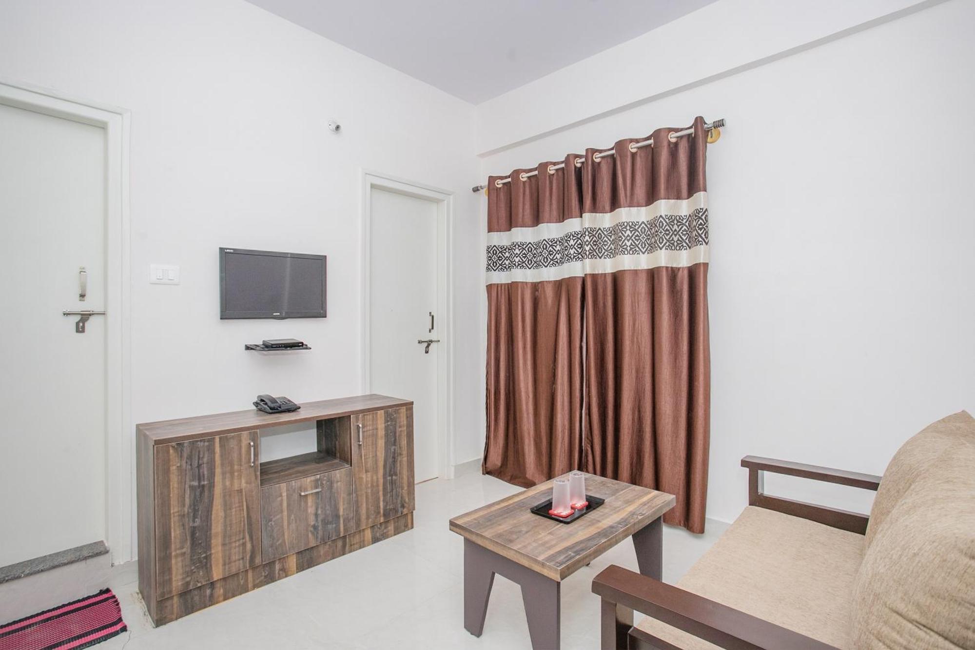 Hotel Oyo 13120 Ambrosia Bangalore Esterno foto