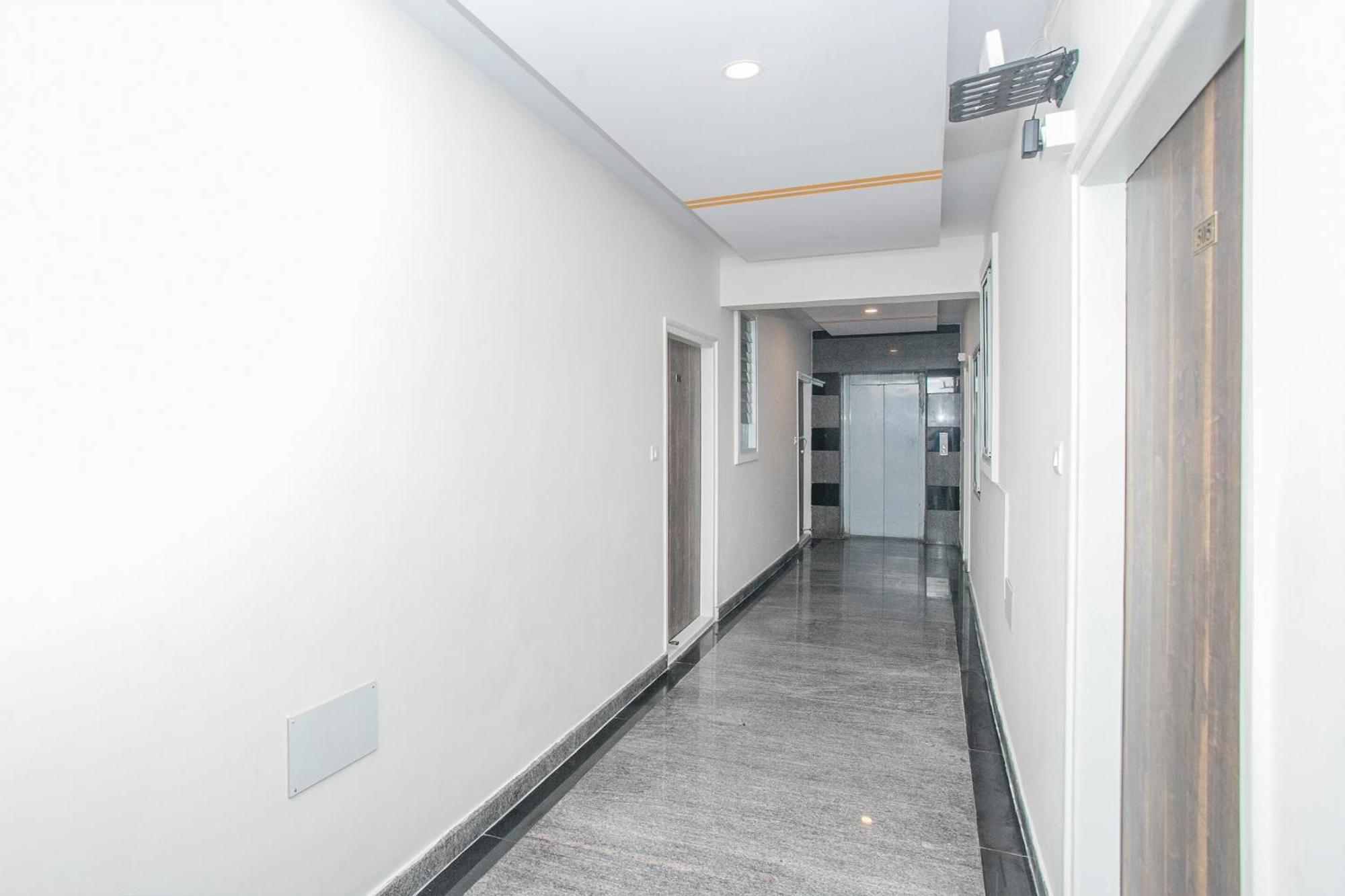 Hotel Oyo 13120 Ambrosia Bangalore Esterno foto