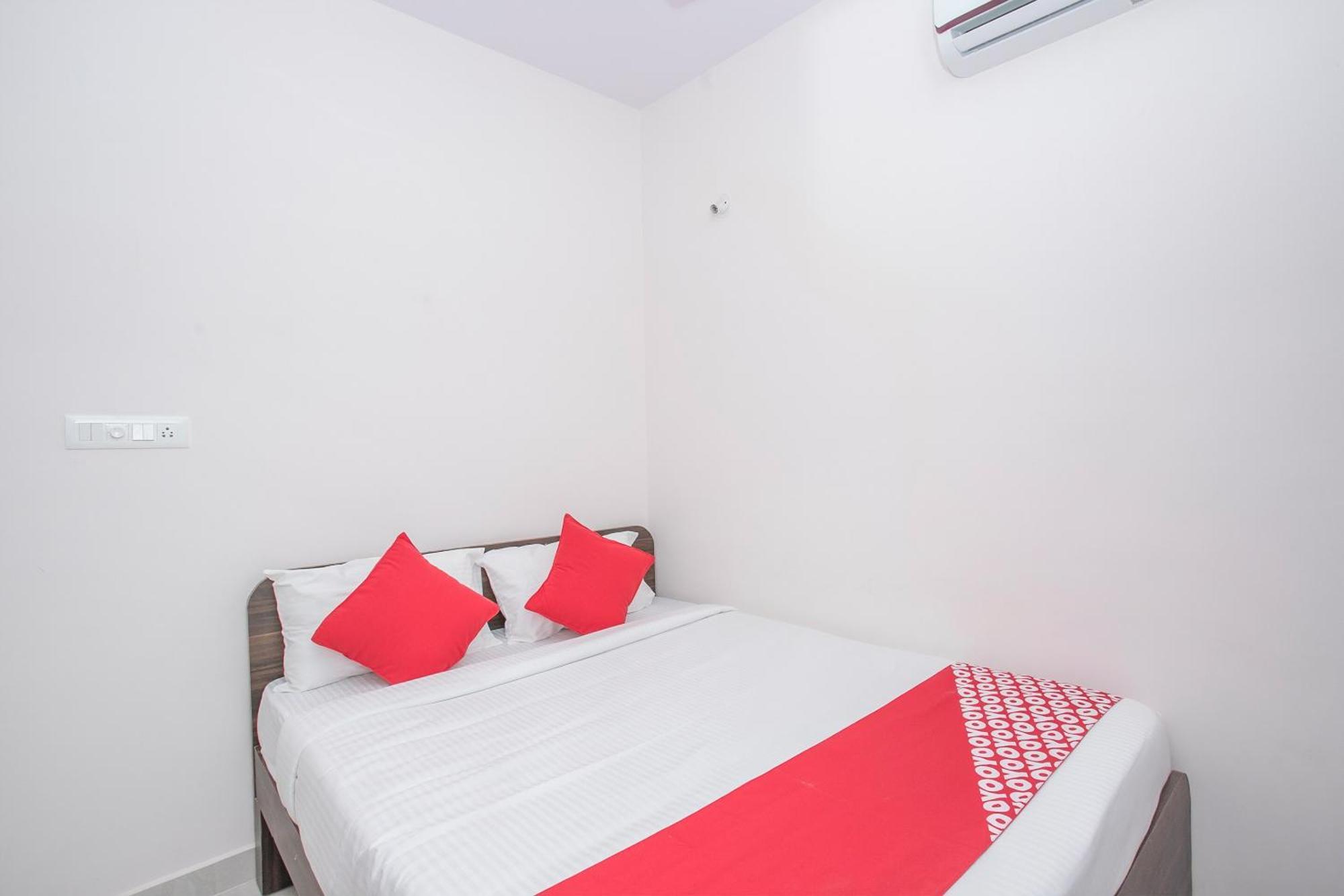 Hotel Oyo 13120 Ambrosia Bangalore Esterno foto