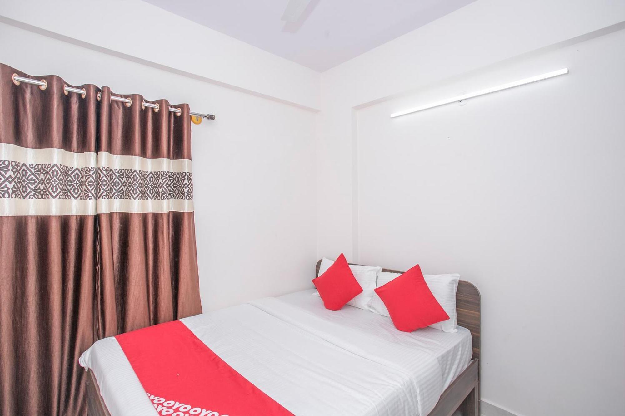 Hotel Oyo 13120 Ambrosia Bangalore Esterno foto